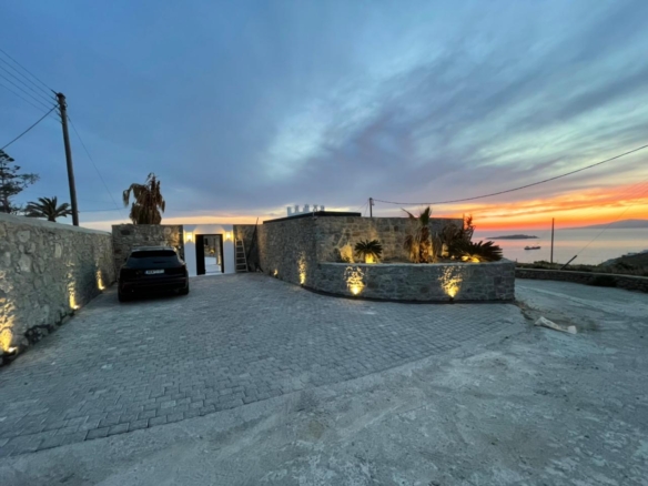 Mykonos Town Black Villa