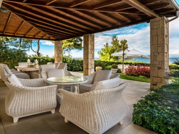 Seafront Mansion in Chalkidiki