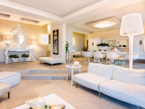 Seafront Mansion in Chalkidiki
