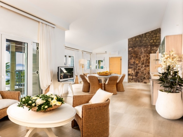 Seafront Mansion in Chalkidiki
