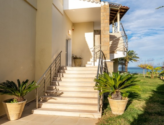 Seafront Mansion in Chalkidiki