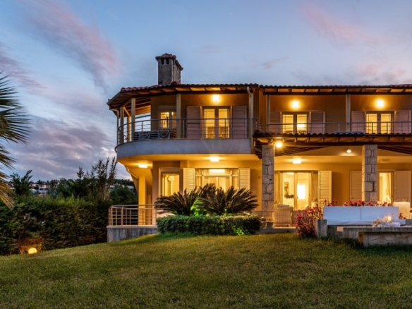 Seafront Mansion in Chalkidiki