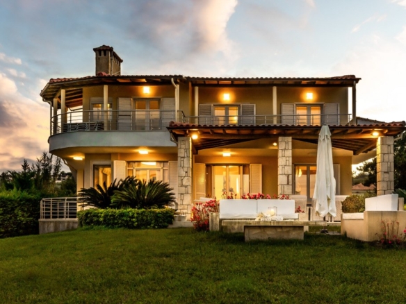Seafront Mansion in Chalkidiki